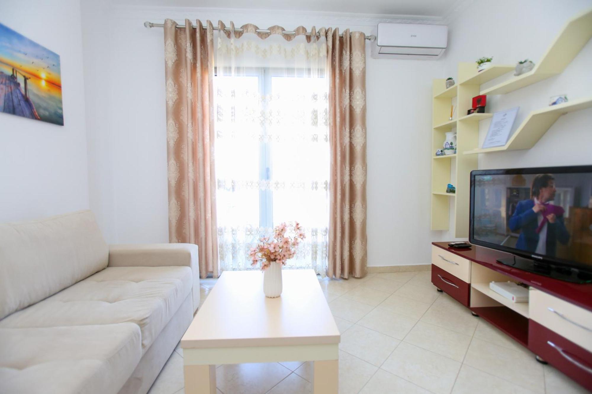 Seascape Apartments Vlorë Eksteriør billede