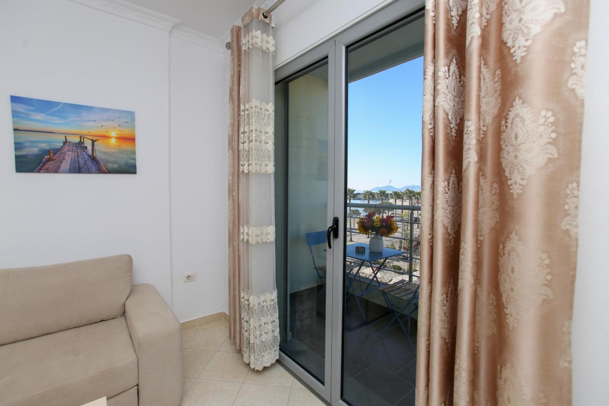 Seascape Apartments Vlorë Eksteriør billede